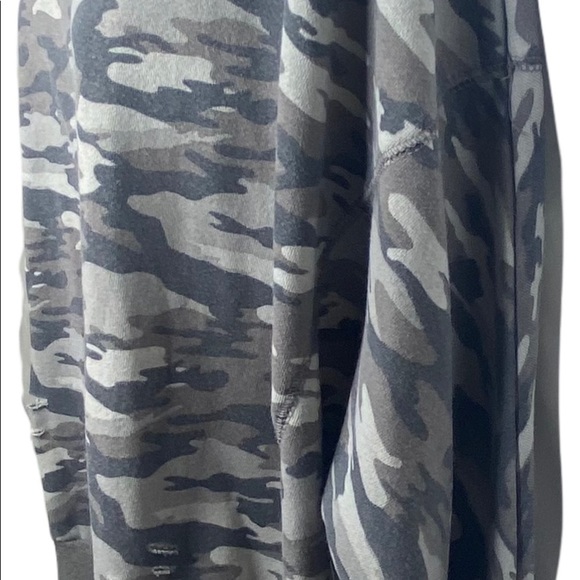 Rue + Distressed Camouflage Sweatshirt 1X Gray Black Crew Neck Long Sleeves - Picture 5 of 16